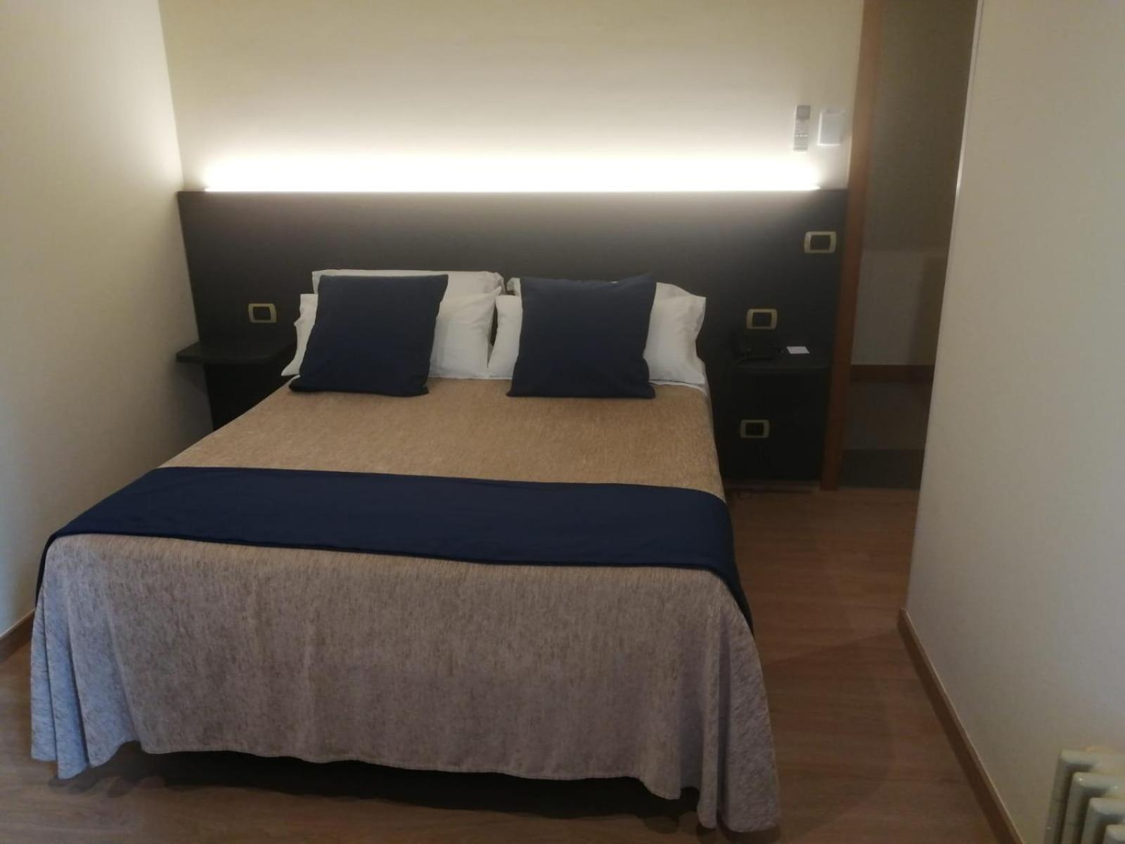 Hotel Roma Sarria Luaran gambar