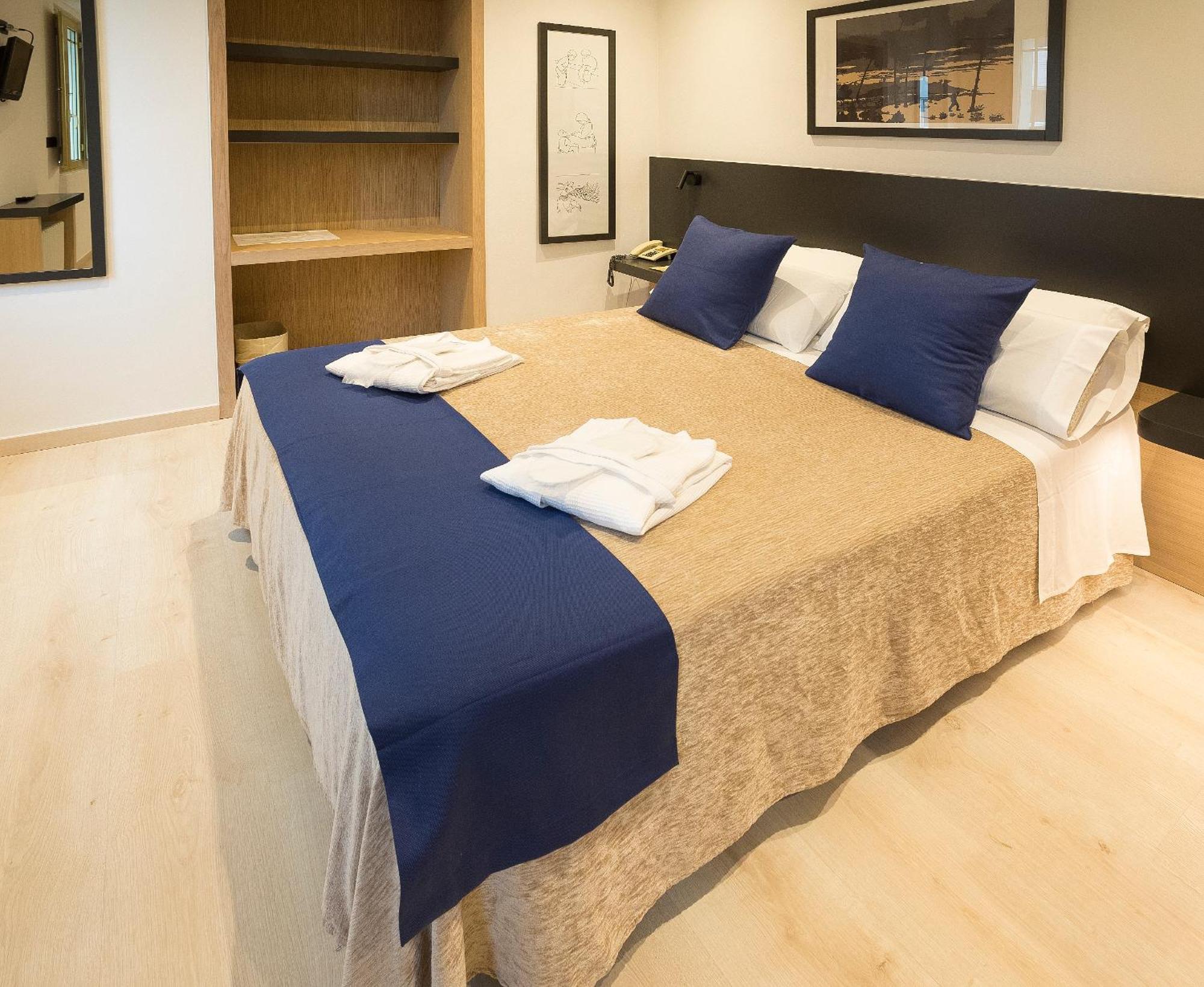 Hotel Roma Sarria Luaran gambar