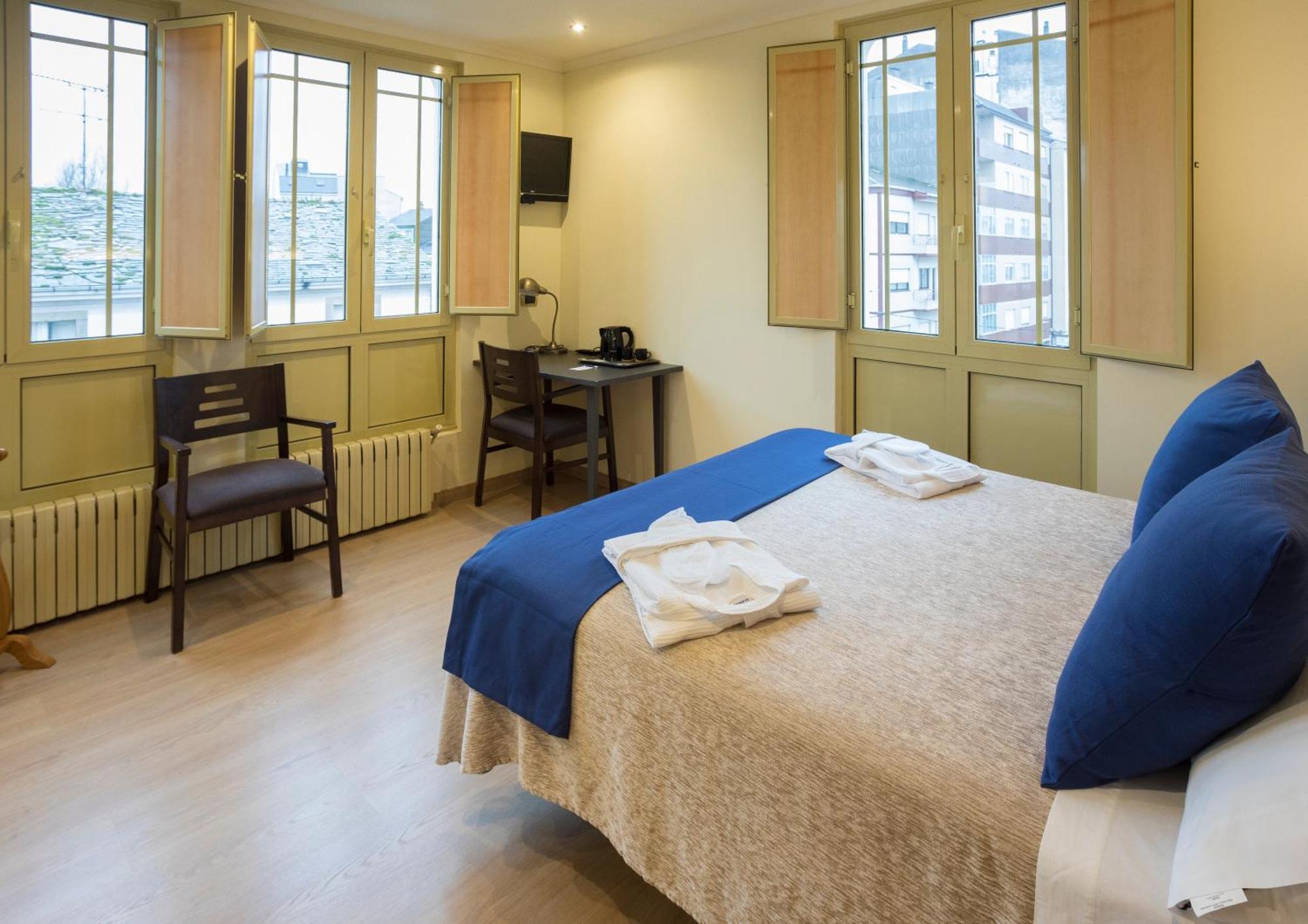 Hotel Roma Sarria Luaran gambar