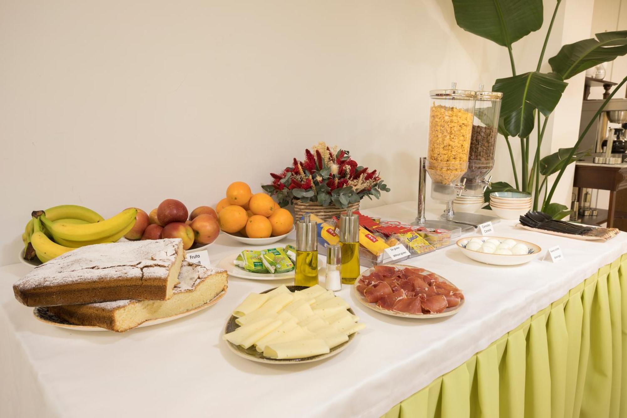 Hotel Roma Sarria Luaran gambar