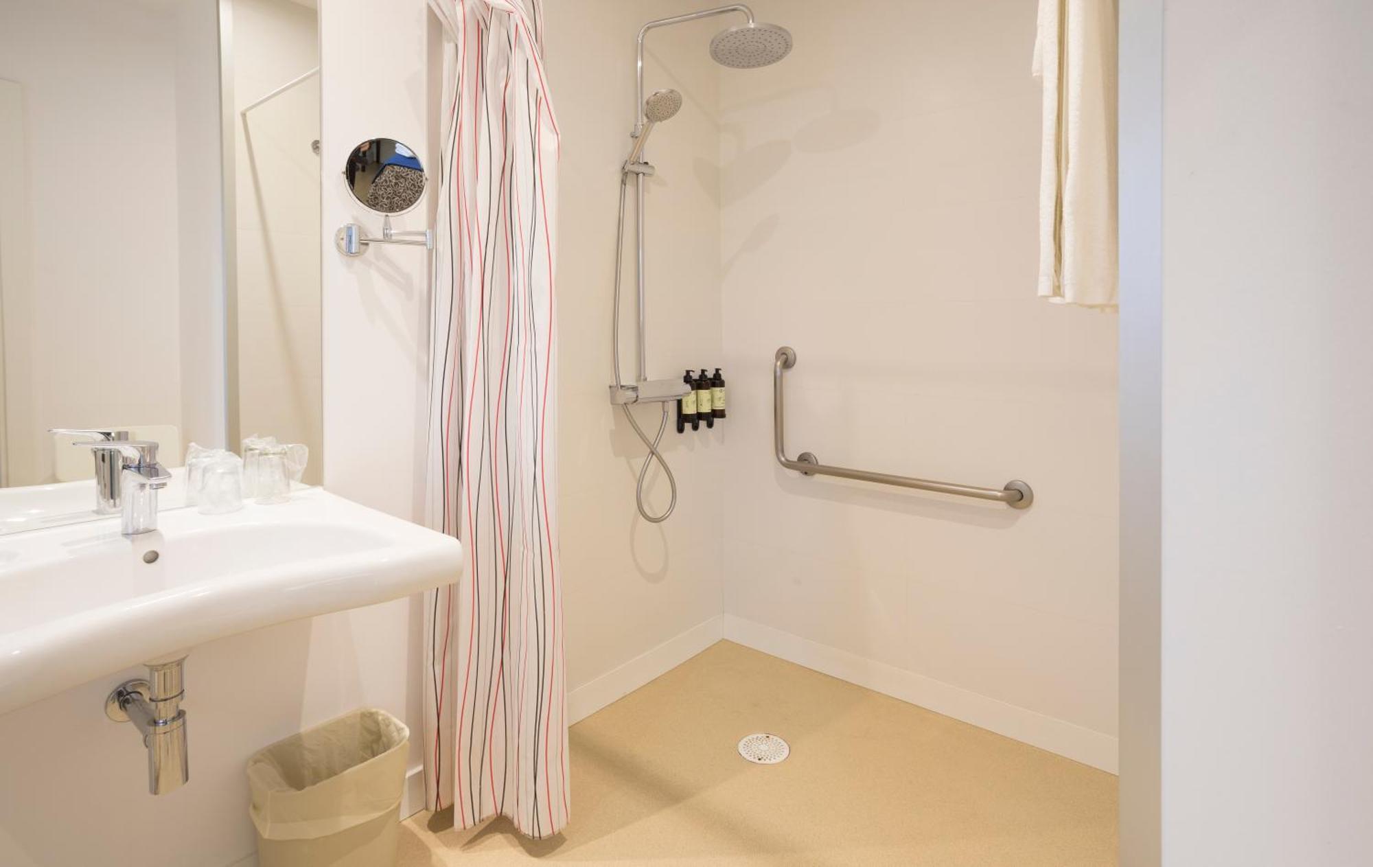 Hotel Roma Sarria Luaran gambar