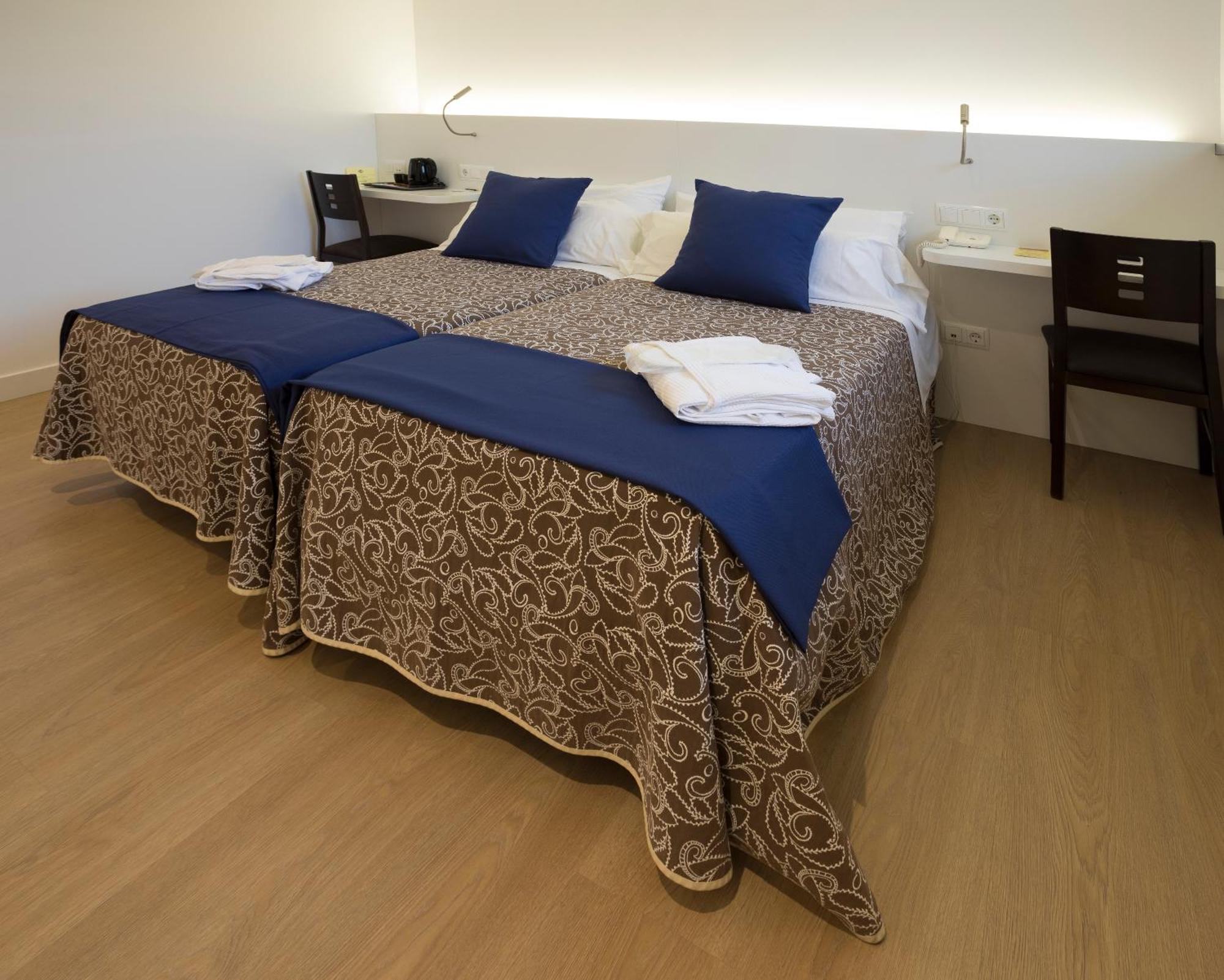 Hotel Roma Sarria Luaran gambar